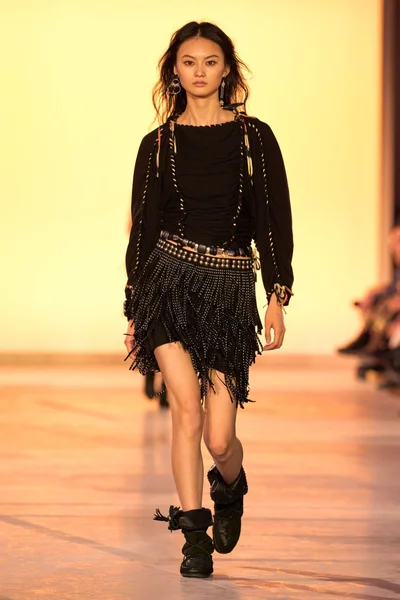 Look 32